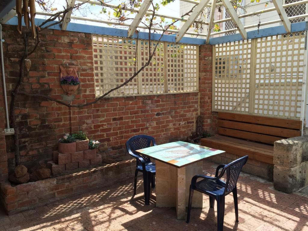 Hay Street Traveller'S Inn Perth Exterior photo